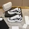 2024 Sapatos Meia Cheirosa Pequena Tênis com Amortecedor de Ar Tênis de Corrida Flor Grossa Sapatos Casuais Cadarço Combinando Solado Grosso Sapatos para Casal