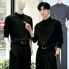 Venta al por mayor de fábrica Otoño Invierno Camiseta de manga larga estilo coreano para hombre Top cálido de cuello medio alto De Rong Color sólido Capa base Camiseta interior