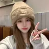 Chapéu Baggy com Logo L Novo Outono 2026 Estilo Coreano Feminino Topo Arredondado Chapéu de Lã Acrílica Versátil à Prova de Vento Quente Chapéu de Tricô