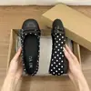 Nuevos zapatos Mary Jane de una sola hebilla para mujer 2026, con un diseño combinado de lunares estilo campus y puntera redonda para el trabajo, para estilizar la figura, cómodos