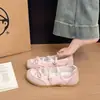 2026 Sapatos estilo alemão senso de design laço Mary Janes balé versátil boca rasa sapatos de salto único primavera e outono esportes novo aumento de altura