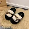 Chinelos de Algodão com Solado Grosso e Dedos Abertos Estilo Coreano Fashionáveis Quentes com Tira Única Outono/Inverno Chinelos Peludos para Mulheres Versáteis para Uso Externo 2026