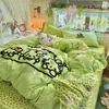 2026 Nuevo Modelo Clase A Hilo Esponjoso Bordado de Toalla Juego de Cama para el Hogar de Cuatro Piezas Juego de Dormitorio Estudiantil de Dibujos Animados