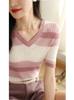 Comercio Exterior Raya Gradual Moda Transpirable Cuello en V Ajustado Tejido de Punto Elástico Camiseta de Manga Corta para Mujer Top Moderno Primavera y Verano Nuevo