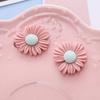 Nuevo fresco pequeña Margarita flor grande parche de resina DIY Joyería Hecha a Mano pendientes accesorios para uñas material al por mayor