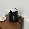 Bolso cubo tejido de gran capacidad transfronterizo para mujer, nuevo bolso cruzado de moda 2026, bolso de mano y bolso de hombro versátil vintage