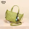 25 Novas Bolsas de Palha Tecidas à Mão de Verão, Bolsas Cesta de Legumes Casuais com Design de Nicho, Bolsas de Ombro Único e Transversais de Alta Qualidade
