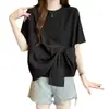 Camiseta Branca Única de Manga Curta com Ombro Assimétrico Plus Size para Mulheres, Verão, Valoriza Silhuetas Curvilíneas, Top Único e Bonito
