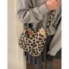 Bolso Pequeño Casual de Moda Estilo Coreano para Mujer 2025 Otoño e Invierno Nuevo Bolso Cubo Estampado de Leopardo Bolso de Hombro Cruzado Bolso de Felpa