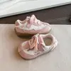 Tênis Esportivo Infantil Estilo Coreano Novidades Primavera e Outono Tênis de Treino Alemão para Meninas Malha Respirável Tênis Casual para Meninos Calçados de Bebê