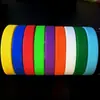 Pulseira de silicone lisa lisa de cor sólida sem palavras para homens e mulheres adequada para atividades de team building pulseira de borracha macia em branco para agrupamento