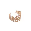 Conjunto de Anel e Pulseira Aberta com Padrão de Flor de Metal Estilo Retrô Europeu e Americano Versátil Pulseira Joia de Luxo Leve de Alta Qualidade para Mulheres
