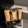 Bolsa Retrô Simples de Grande Capacidade para Mulheres Verão 2026 Novo Estilo Bolsa de Ombro Textura Fashionável Bolsa Tote Estilosa para o Dia a Dia
