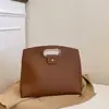 Bolsa Simples Transfronteiriça Feminina 2026 Verão Nova Tendência Moda Grande Capacidade Bolsa de Mão para Trabalho e Deslocamento Bolsa de Mão Pasta
