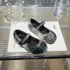 Zapatos de Algodón para Niñas 2025 Otoño e Invierno Nuevo Estilo Estilo Infantil Zapatos de Princesa Zapatos de Cuero Gamuza Plus Zapatos Peludos Retro para Niñas Pequeñas