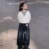 Conjunto de duas peças para meninas, estilo coreano, fresco para primavera e outono, com capuz, pingente de gato fofo e calça jeans