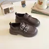 Moda Primavera 2025 Mocasines Infantiles con Hebilla Metálica Niño Grande Zapatos Infantiles Lisos Simples Zapatos de Cuero para Niñas con Punta Cuadrada