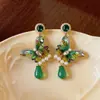 Mariposas Revoloteando - Pendientes de Perla y Cristal de Zirconia con Forma de Mariposa, Pendientes Estilo Bosque Pastoral, Pendientes de Lujo Ligero de Alta Gama para Mujer