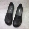 Zapatos de Mujer Cecho de Verano 2026 con Suelas Blandas, Piel Suave, Zapatos Planos Cómodos para Personas de Mediana Edad y Mayores con Pies Anchos, Estilo Slip-On