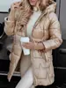 Roupas Femininas Novas de Outono e Inverno 2025 Europeias e Americanas Transfronteiriças Moda Amazon Jaqueta de Algodão de Comprimento Médio com Capuz de Manga Longa e Bolsos com Aba Cor Pura