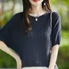 Camisa de algodão 100% com gola redonda, mangas curtas vazadas, textura oca tridimensional, design de nicho para primavera e verão, versátil e confortável, atacado