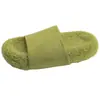 Pantufas fofas de outono e inverno com um design único, apresentando uma única tira, um material quente e macio, e uma paleta de cores moderna, perfeitas para usar em casa