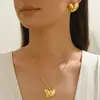 Pendientes de Corazón Geométrico de Diseño de Nicho de Alta Gama y Collar Largo Colgante Versátil para Mujer, Joyería Transfronteriza Europea y Americana para Mujer
