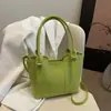2025 Nuevo Bolso de Mano de Moda Estilo Coreano para Viajes Diarios Bolso de Mujer Elegante Bolso Cubo Estilo Occidental Empalme Bolso Cruzado Casual