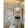 AS OFFICIAL Blusa de Otoño Estilo Francés Suave Fruncida Falsa Dos Piezas Cuello Caído Botón de Rosa Manga Larga 28863