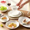 Louças de porcelana óssea, tigelas e pratos, aptos para micro-ondas, adequados para uso doméstico de jovens, pratos de jantar de luxo leve, alto valor estético, cerâmica branca pura, presente de alta qualidade