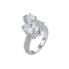 Anillo Electrochapado en Oro Real con Diseño de Cruz de Cuatro Garras y Diamantes Completamente Pavimentados en Forma de Cojín, Popular en Xiaohongshu, Hace que las Manos Parezcan Más Delgadas, Joyería para Mujeres, Disponible para Dropshipping