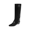 Estilo europeu e americano, corte justo, botas longas com bico quadrado, couro genuíno, cano largo, design interno que aumenta a altura, fivela de cinto, novo estilo outono/inverno, design de tubo de bota