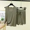 Colete de modal, estilo fino, verão 2026, tamanhos grandes, conjunto de 2 peças para casa, camiseta básica fresca com decote V, shorts soltos
