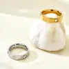 Moda Europeia e Americana Elegante Simples de Alta Qualidade Anel Feminino Cravejado com Zircônia Aço Inoxidável Banhado a Ouro 18K Anel Atacado