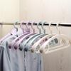 Yiwu Kantang 9.9 gancho de plástico de hombro ancho gancho para adulto gancho sin costuras antideslizante semicírculo perchero tienda de ropa