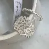 Anillo Nuevo Nido de Pájaro con Superficie de Hoyo Hueco para Mujer, Diseño de Nicho, Versátil, Simple y de Gama Alta, Joyería de Mano Elegante de Celebridad de Internet para Mujer