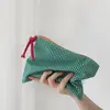 Bolsa de Maquiagem Xadrez Simples de Cores Contrastantes para Mulheres, Bolsa Portátil de Viagem de Grande Capacidade para Artigos de Higiene e Cosméticos