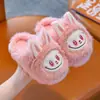 Pantuflas de algodón para otoño e invierno para niños y niñas, con una suela gruesa y antideslizante que se siente como pisar algo suave, adecuadas para uso en interiores, con forro polar adicional para mayor calidez.