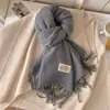 Novo Cachecol de Cor Pura Imitação de Caxemira para Mulheres no Inverno, Monocromático, Versátil, de Alta Qualidade, Proteção Quente para o Pescoço, Cachecol para Casais
