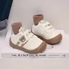 Zapatos para Bebé y Niño Pequeño 2026 Primavera Zapatos Bordados para Bebé Estilo Otoño Zapatos para Niños Zapatos para Niño Pequeño