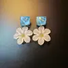 Pendientes Blancos de Flor Tridimensional Estilo Vacaciones en la Playa para Mujer 2026 Nuevo Estilo Pendientes Atmosféricos Accesorios de Moda de Gama Alta