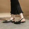 Sandalias de Moda de Tacón Bajo Jingang Yy2503 para Uso Exterior 2025 Nuevo Verano Punta Cuadrada Tacón Grueso Versátiles Zapatos de Mujer de Tacón Medio