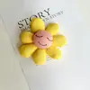 Broche de Tela de Girasol con Cara Sonriente Dulce Lindo Pines de Flores Japonesas Accesorios para Bolsos de Hombre y Mujer Ropa Accesorios Accesorios