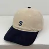 Gorra de béisbol de pana estilo japonés para otoño e invierno, bordada con la letra S, gorra de visera de pato con bloques de color, marca de moda, adecuada para cabezas grandes, hace que la cara se vea más pequeña, estilo para parejas