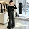 Conjunto de Petos de Otoño para Niñas 2026 Nuevo Estilo Coreano Pantalones con Lazo para Niños, Conjunto de Otoño con Camiseta Base para Niños Mayores