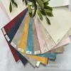 Papel Embosado de Pulpa de Madera Completa Hecho a Máquina Colorido Cartón Hecho a Mano Empaque de Regalo Caja de Regalo Etiqueta de Ropa Cartón