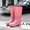 2026 Novas Galochas Femininas de Cano Alto Cor Sólida para Adultos Antiderrapantes Impermeáveis Sapatos de Água de PVC para Trabalho na Cozinha para Mulheres
