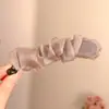 Presilha Banana de Tecido Pregueado Preta para Mulheres Rabo de Cavalo Alto Presilha Vertical Firme Antiderrapante Versátil Presilha de Cabelo Acessório de Cabelo Acessório de Cabelo para o Dia a Dia