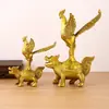 Gran gallo dorado de cobre de pie sobre una tortuga dragón, un adorno de primera categoría de la Pagoda Wenchang