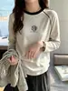 Camiseta de manga larga con bloques de color para mujer, nueva colección otoño 2025, algodón puro de alta calidad, top base ligero floral gris